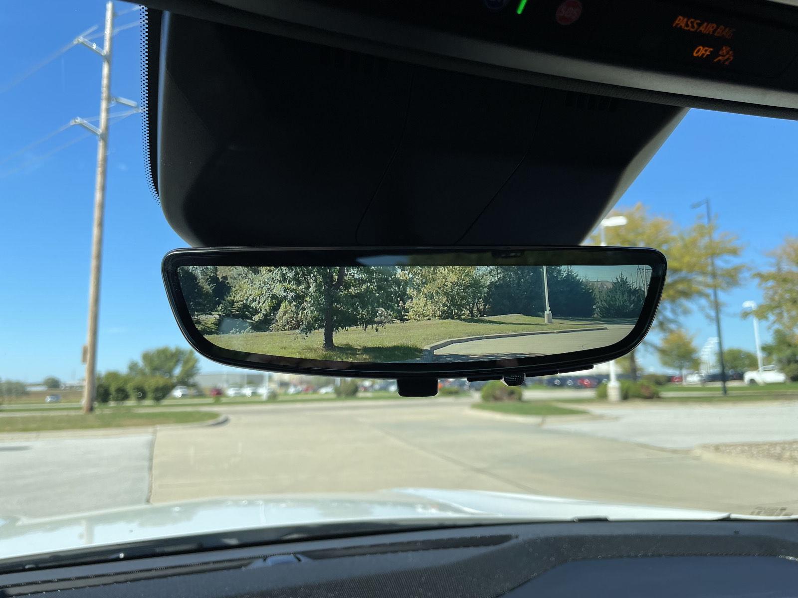 Vehicle photo 22