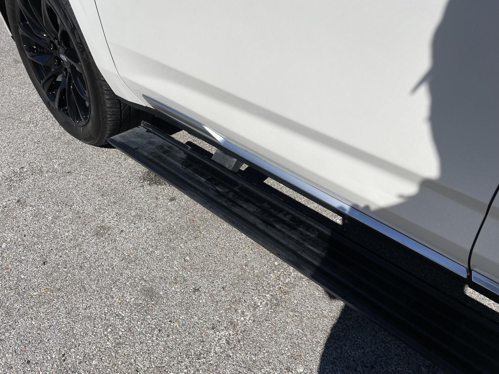 Vehicle photo 44