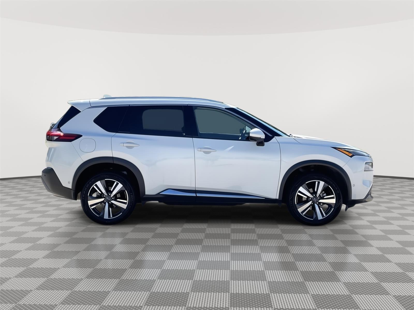 Vehicle photo 6