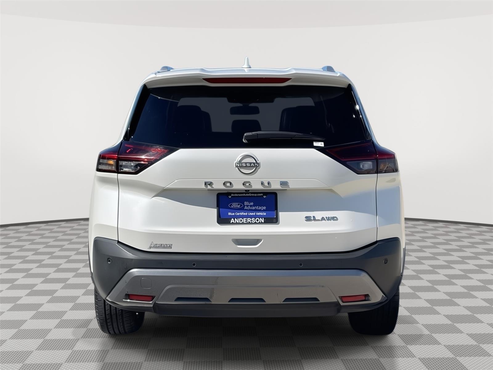 Vehicle photo 8