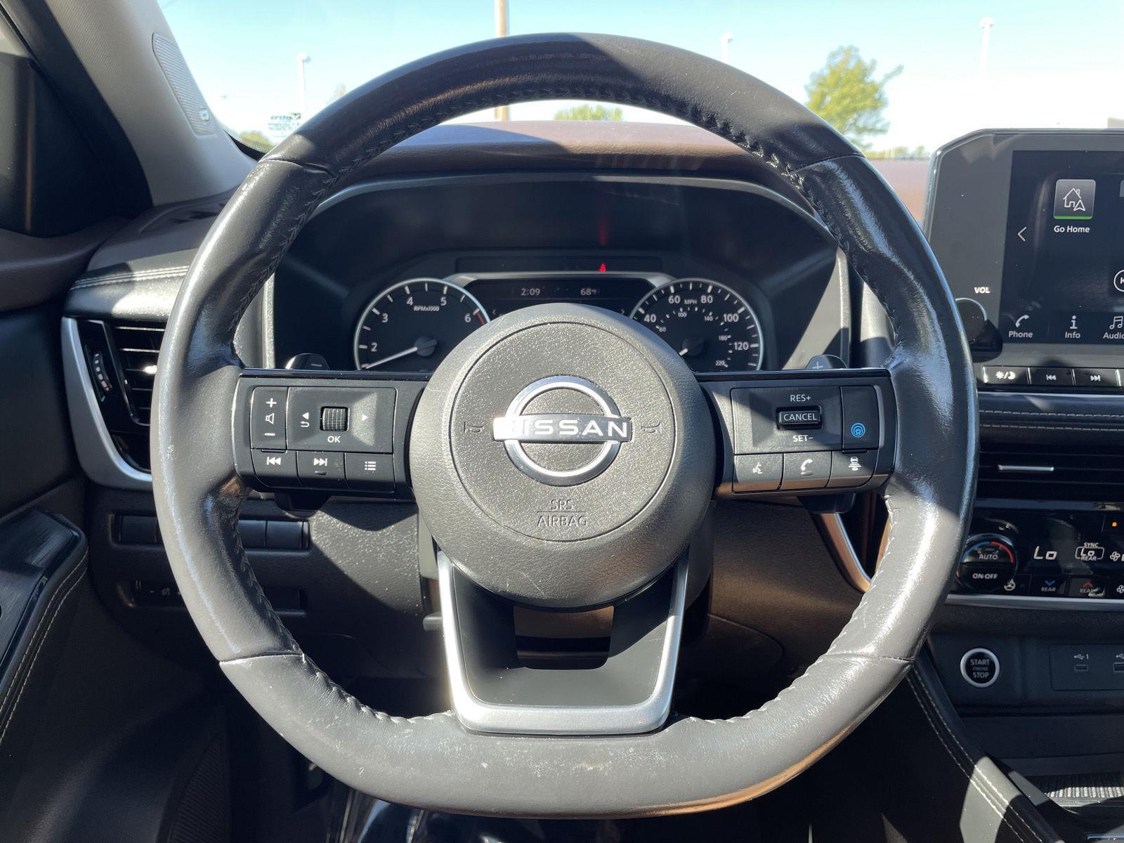 Vehicle photo 12