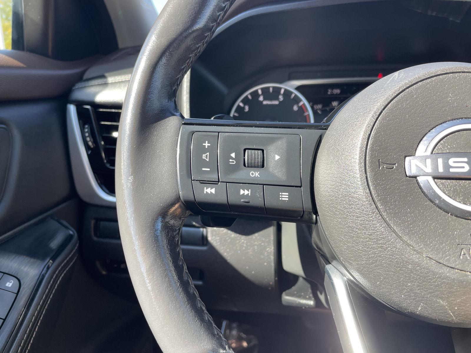 Vehicle photo 13