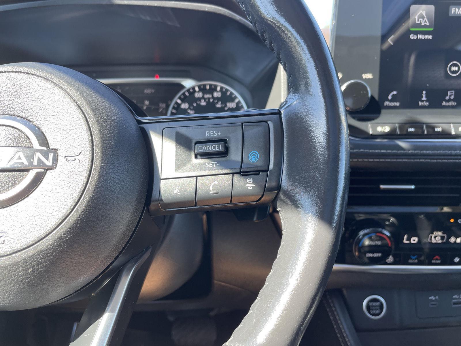 Vehicle photo 14