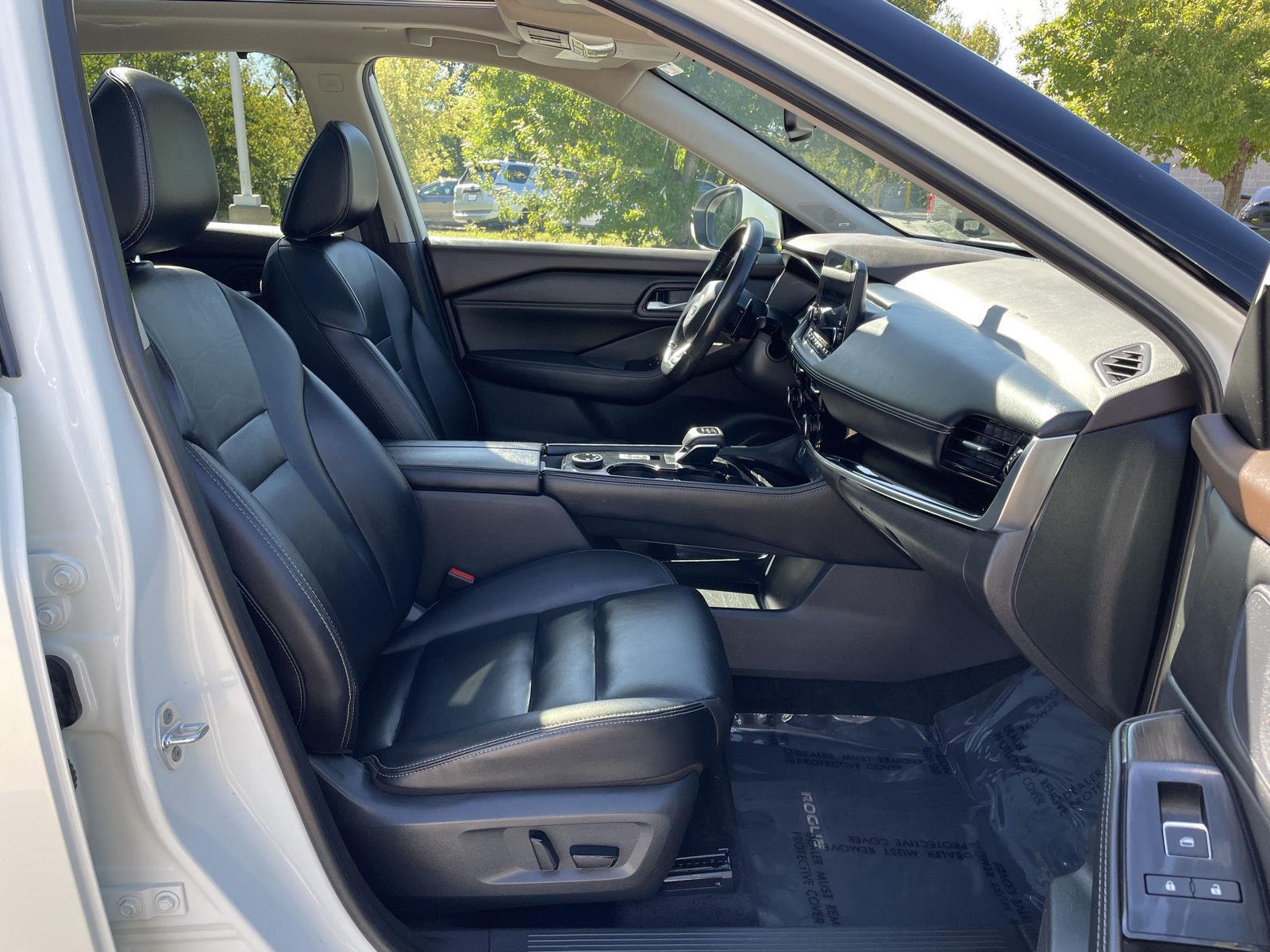 Vehicle photo 19