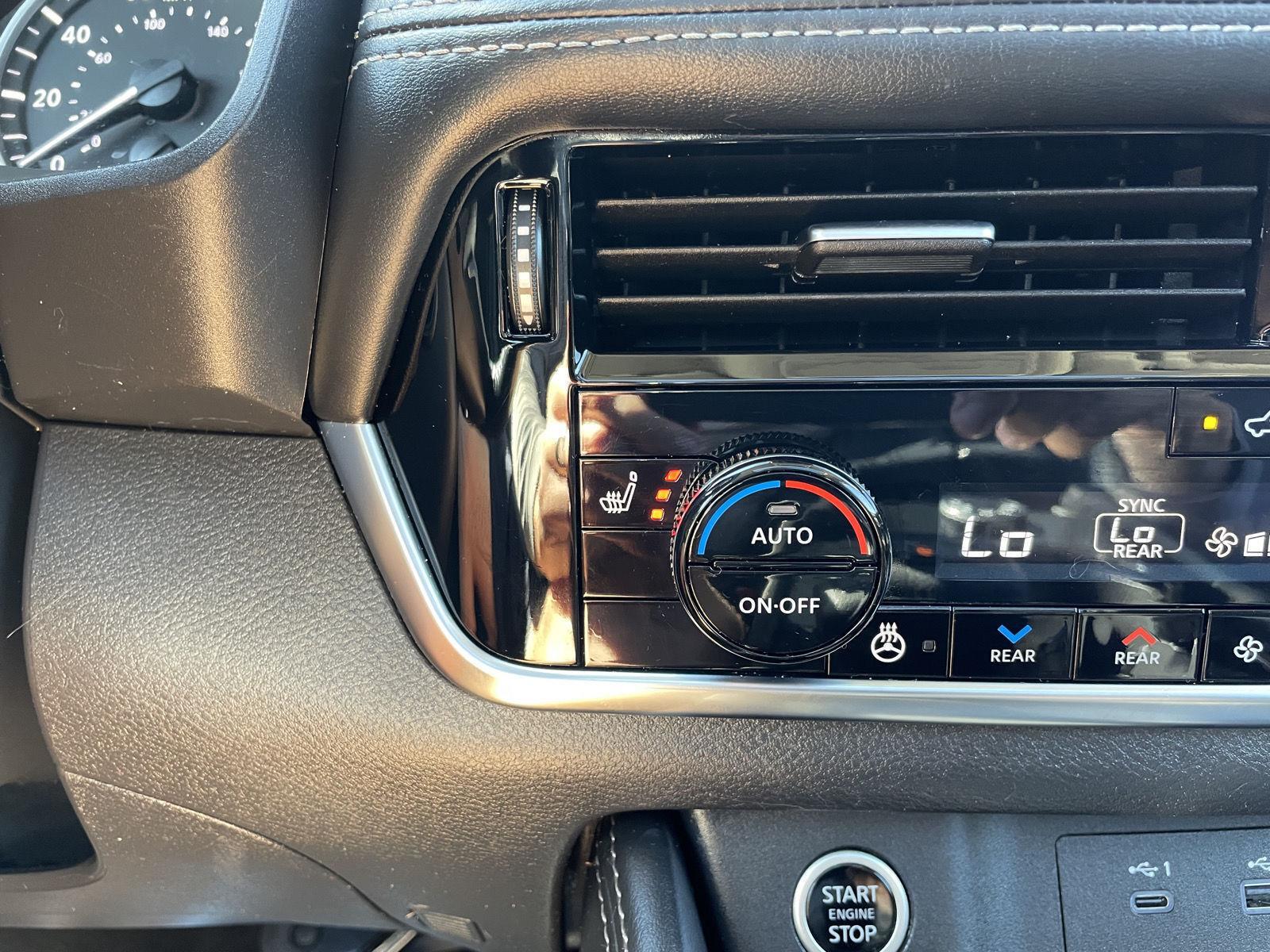Vehicle photo 30