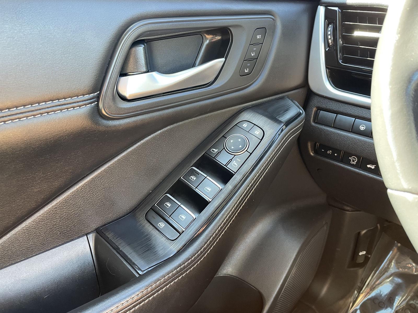 Vehicle photo 32
