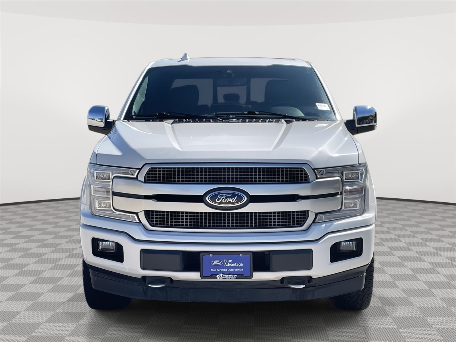 Vehicle photo 4