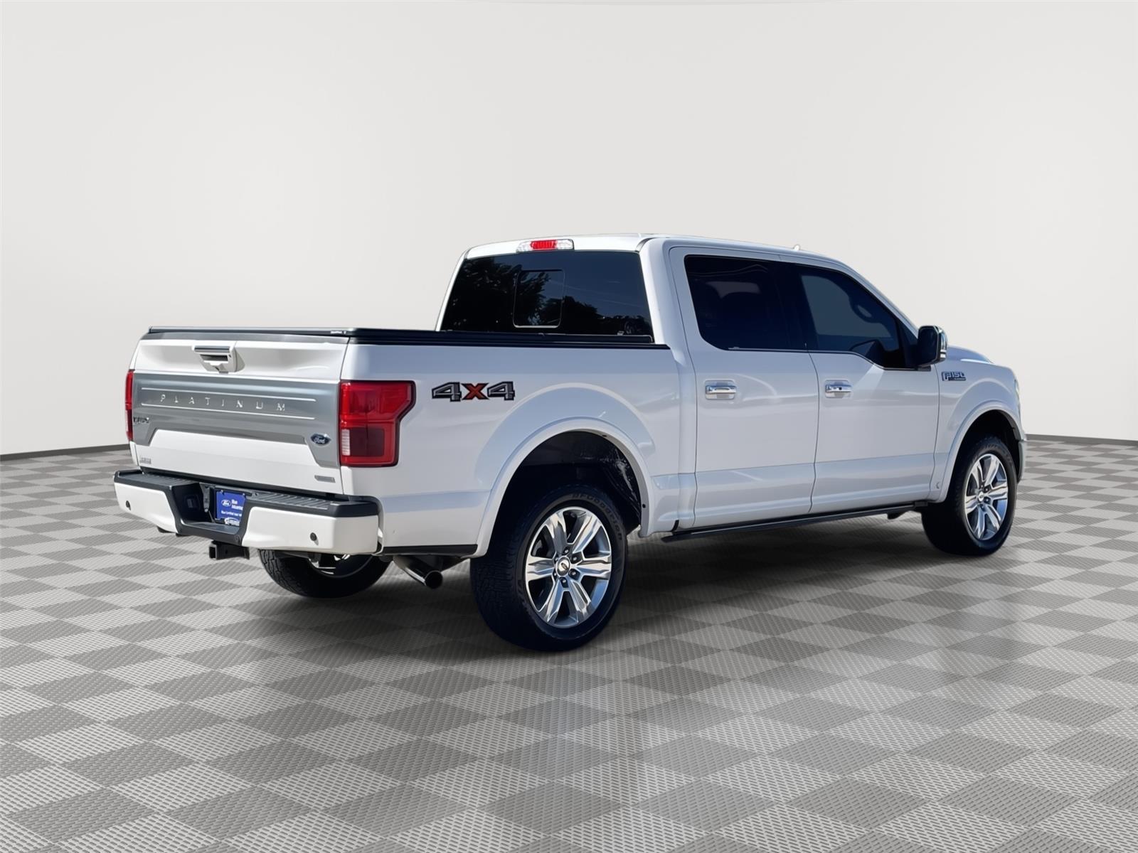 Vehicle photo 7