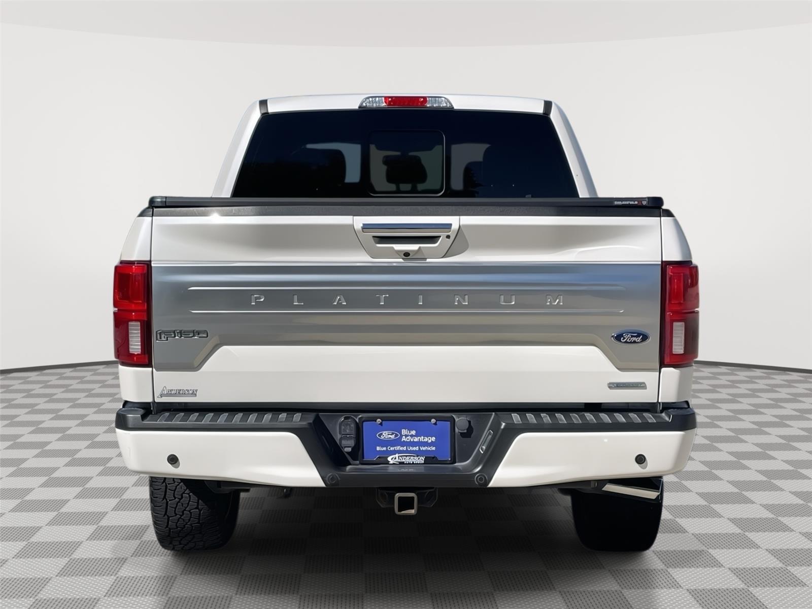 Vehicle photo 8