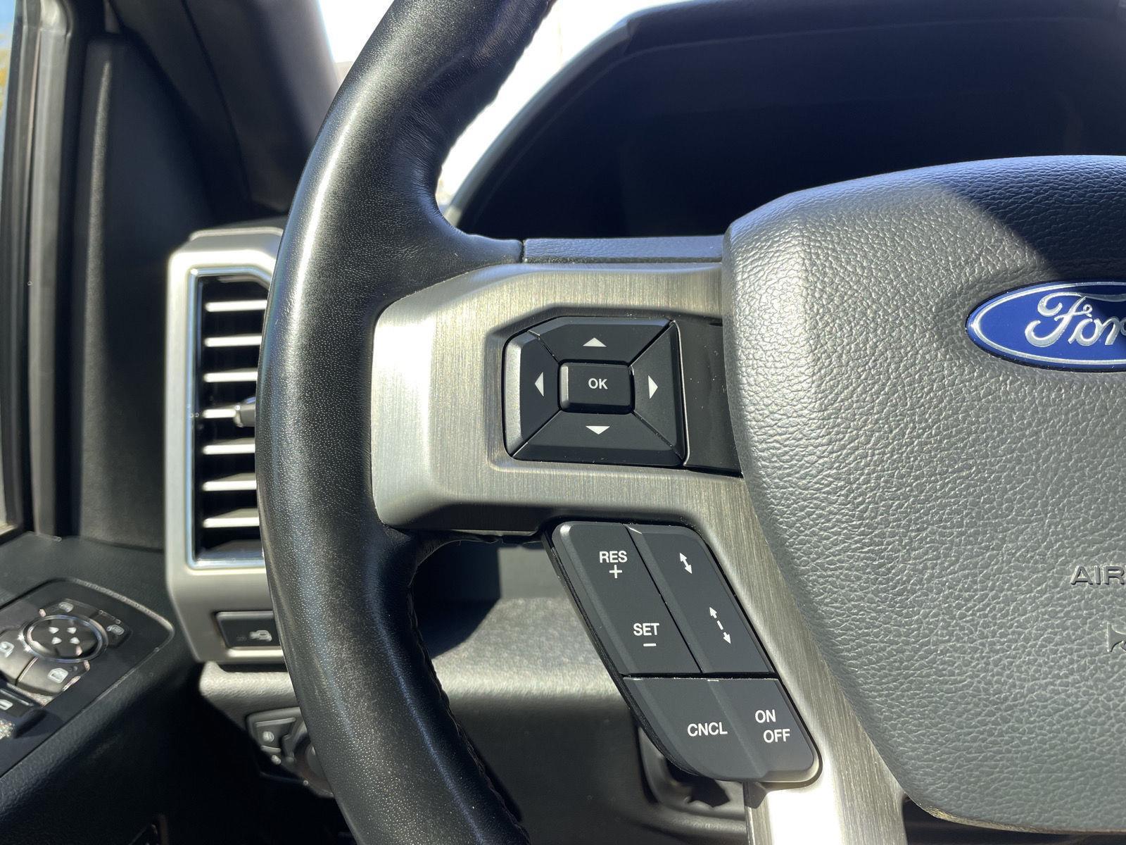 Vehicle photo 13
