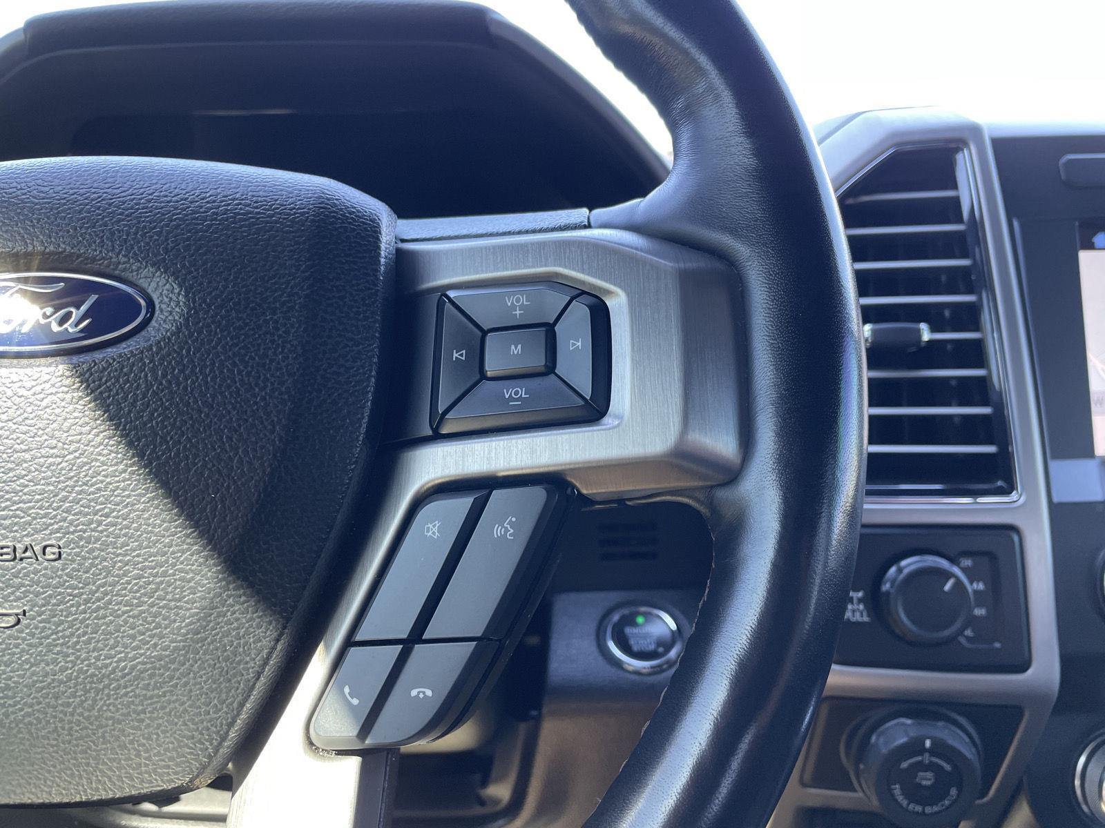 Vehicle photo 14