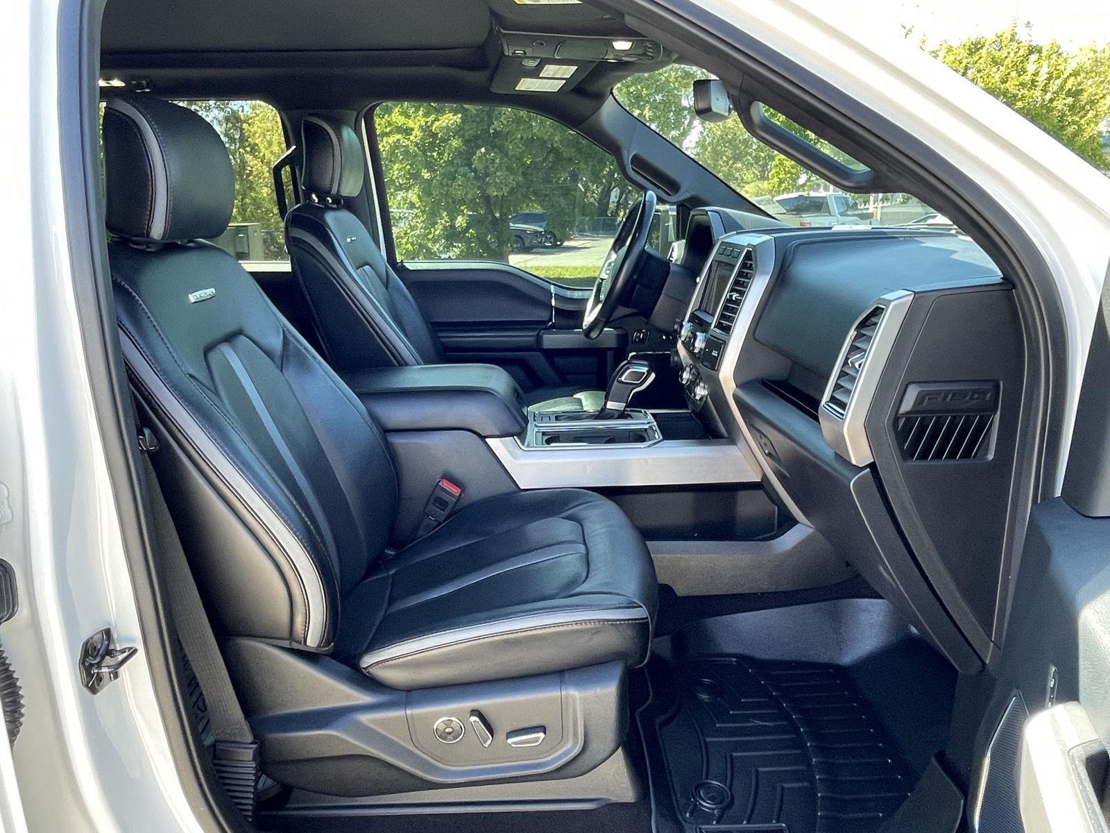 Vehicle photo 19