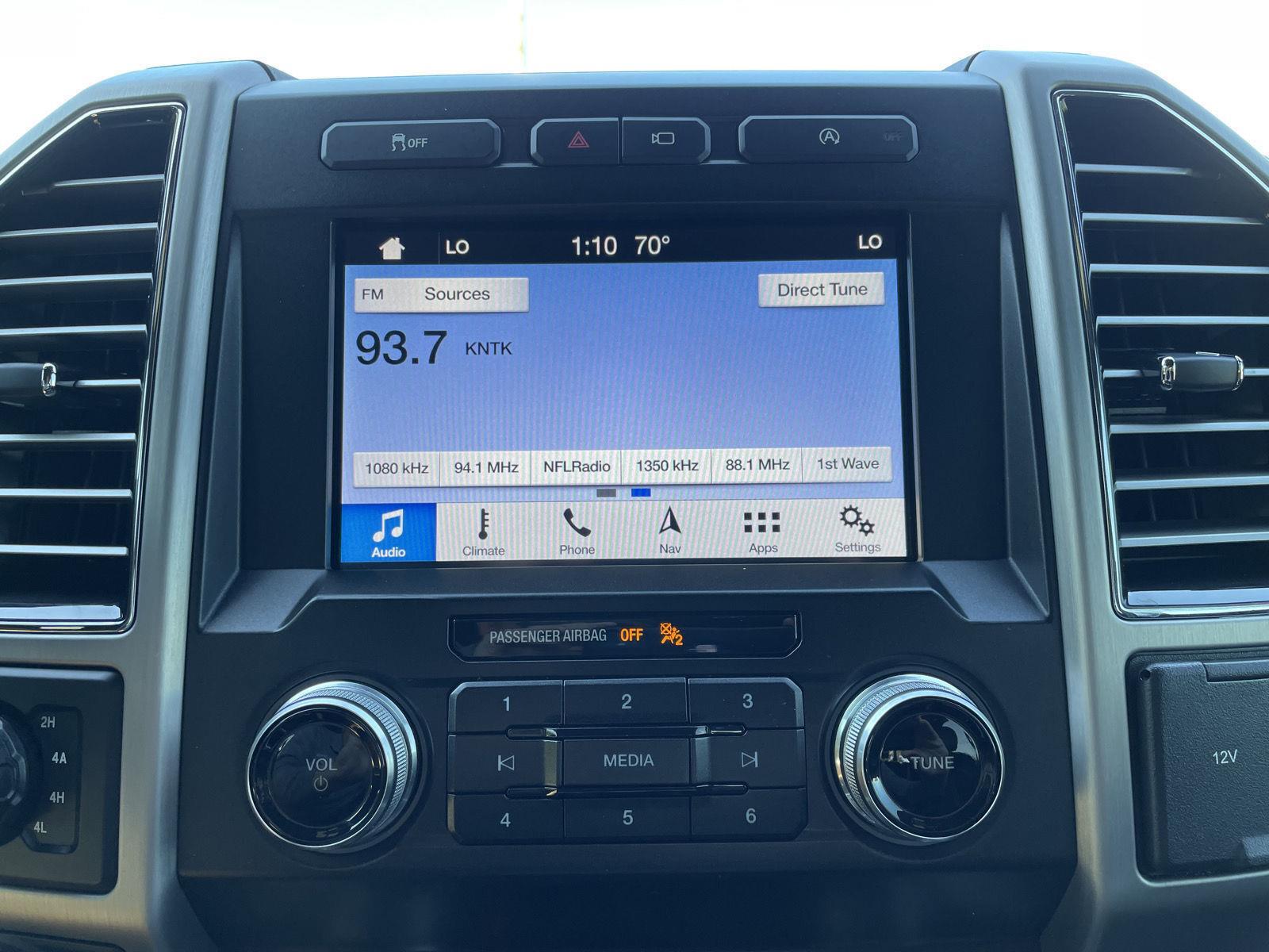 Vehicle photo 29