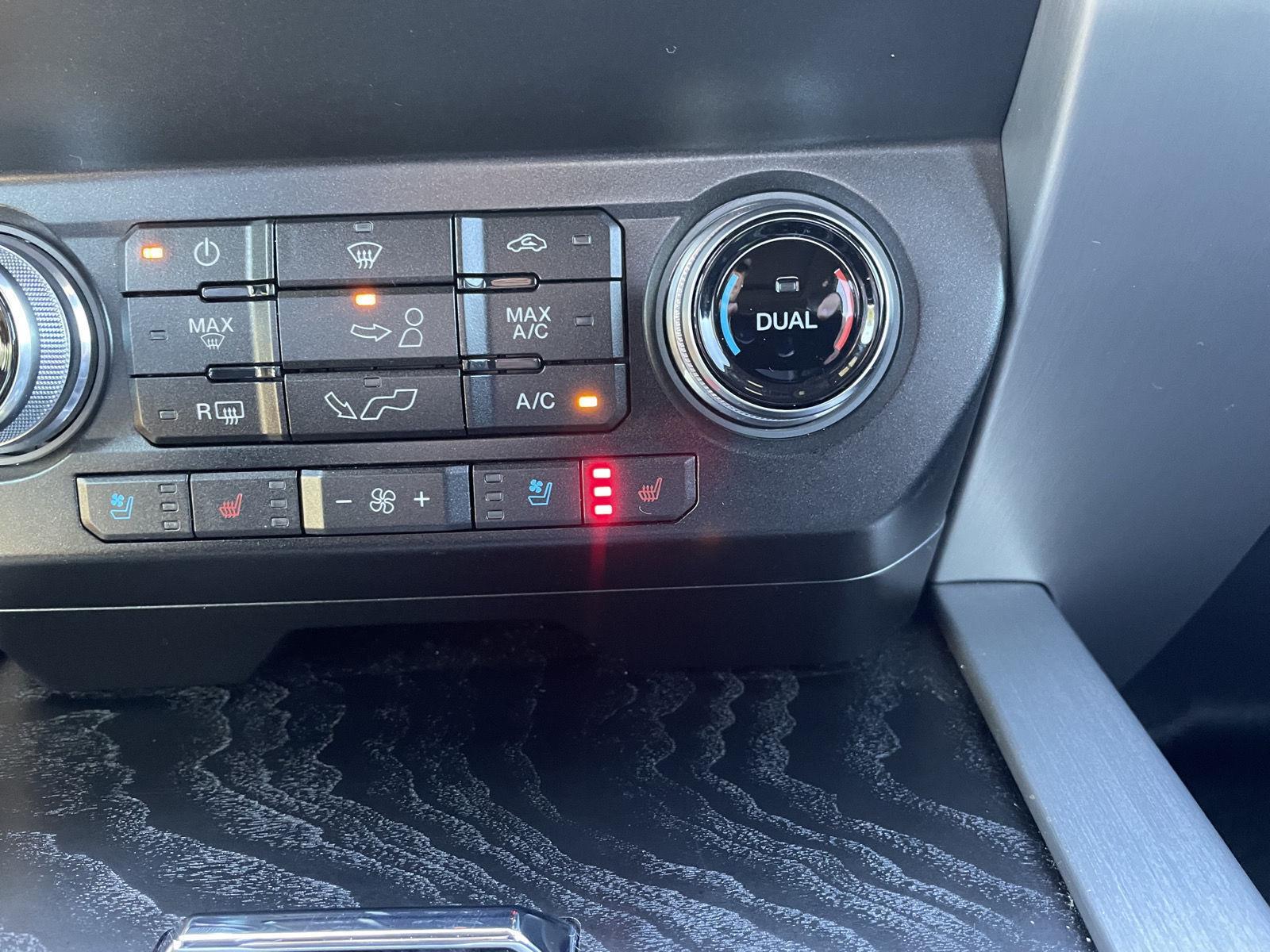 Vehicle photo 32
