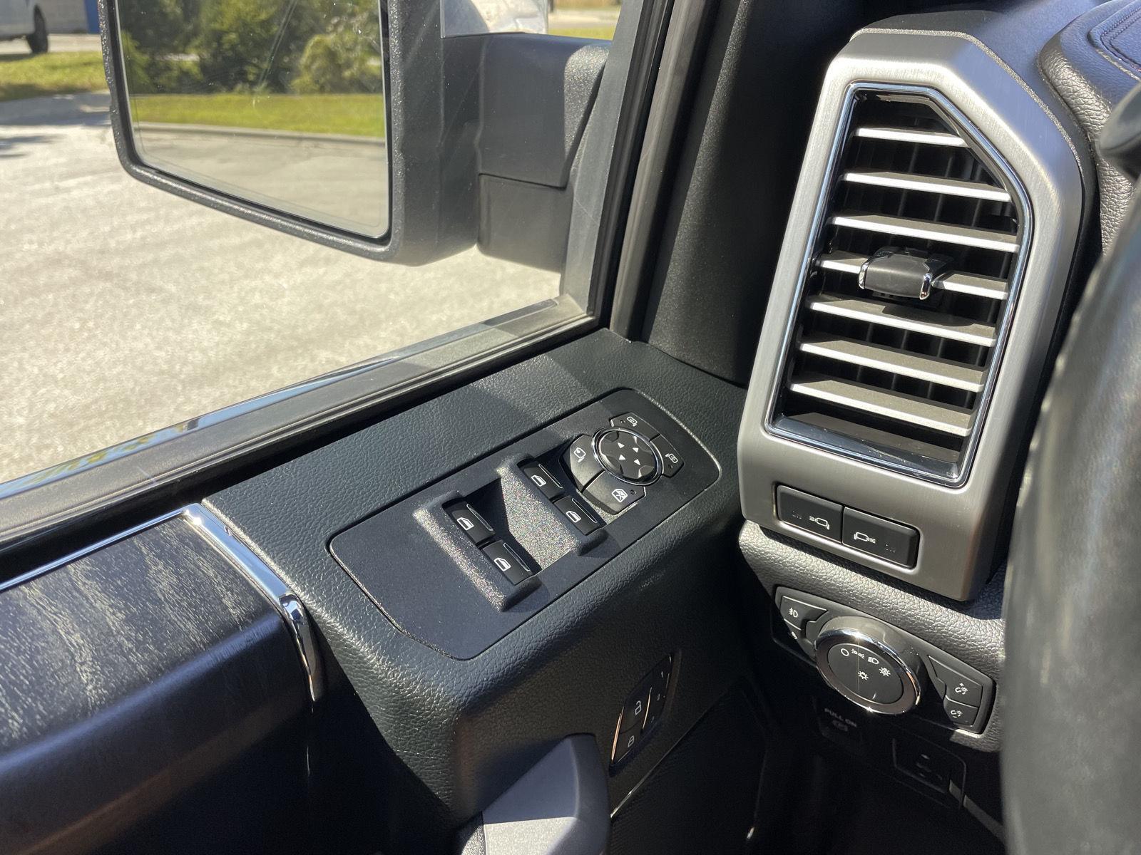 Vehicle photo 38