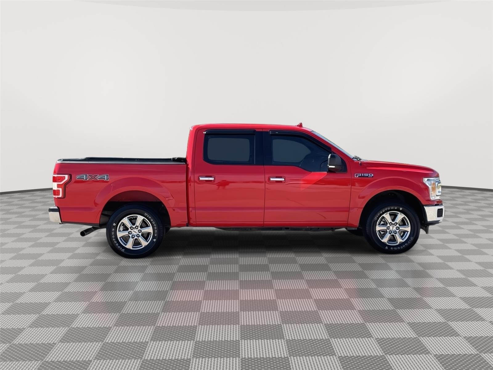 Vehicle photo 6