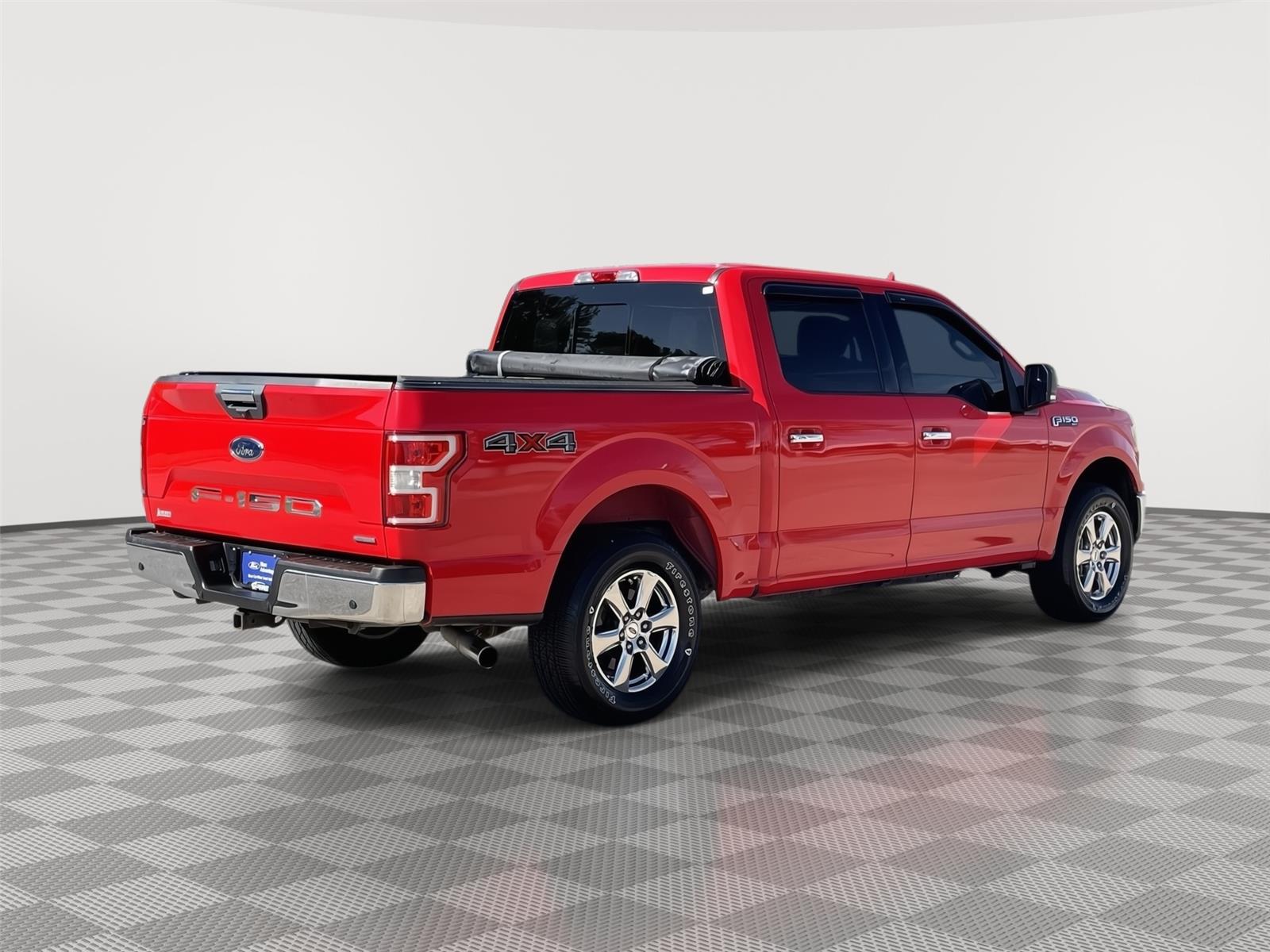 Vehicle photo 7