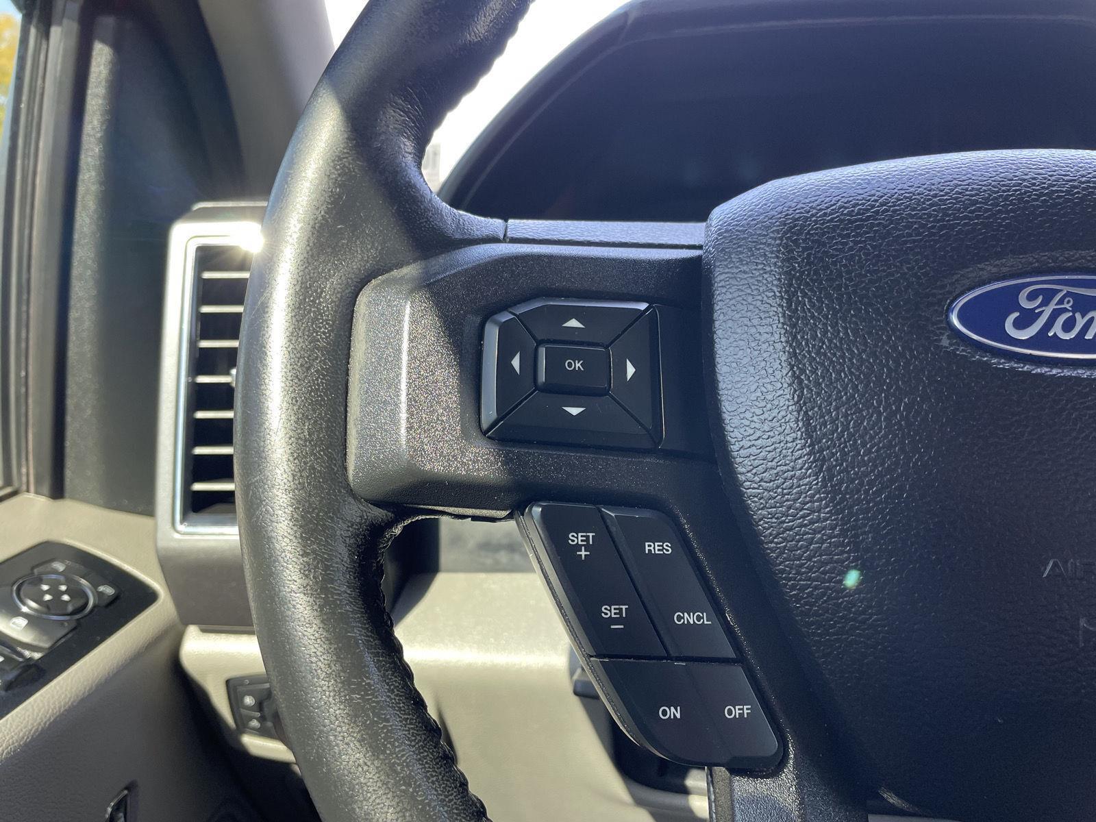 Vehicle photo 13