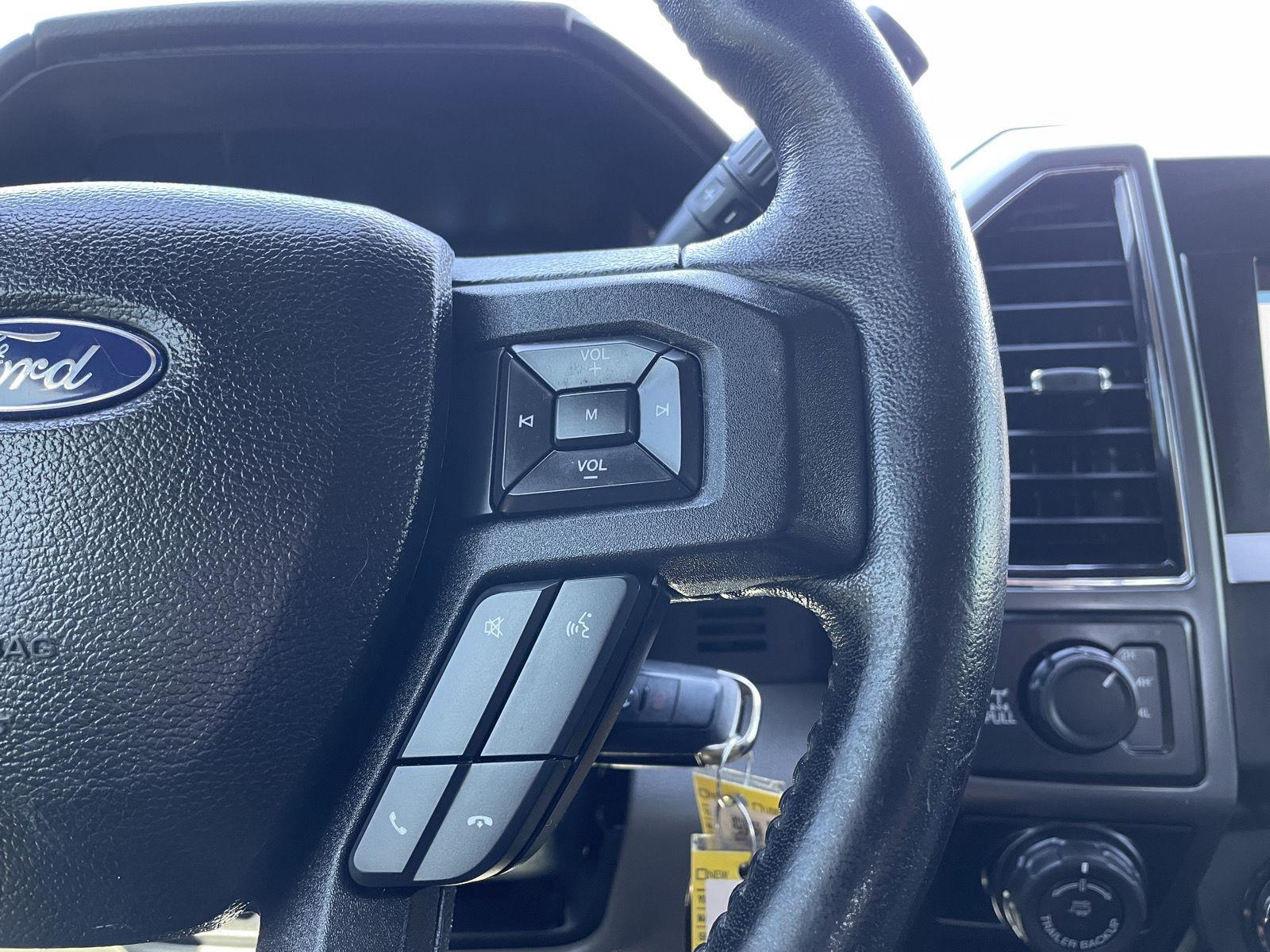 Vehicle photo 14