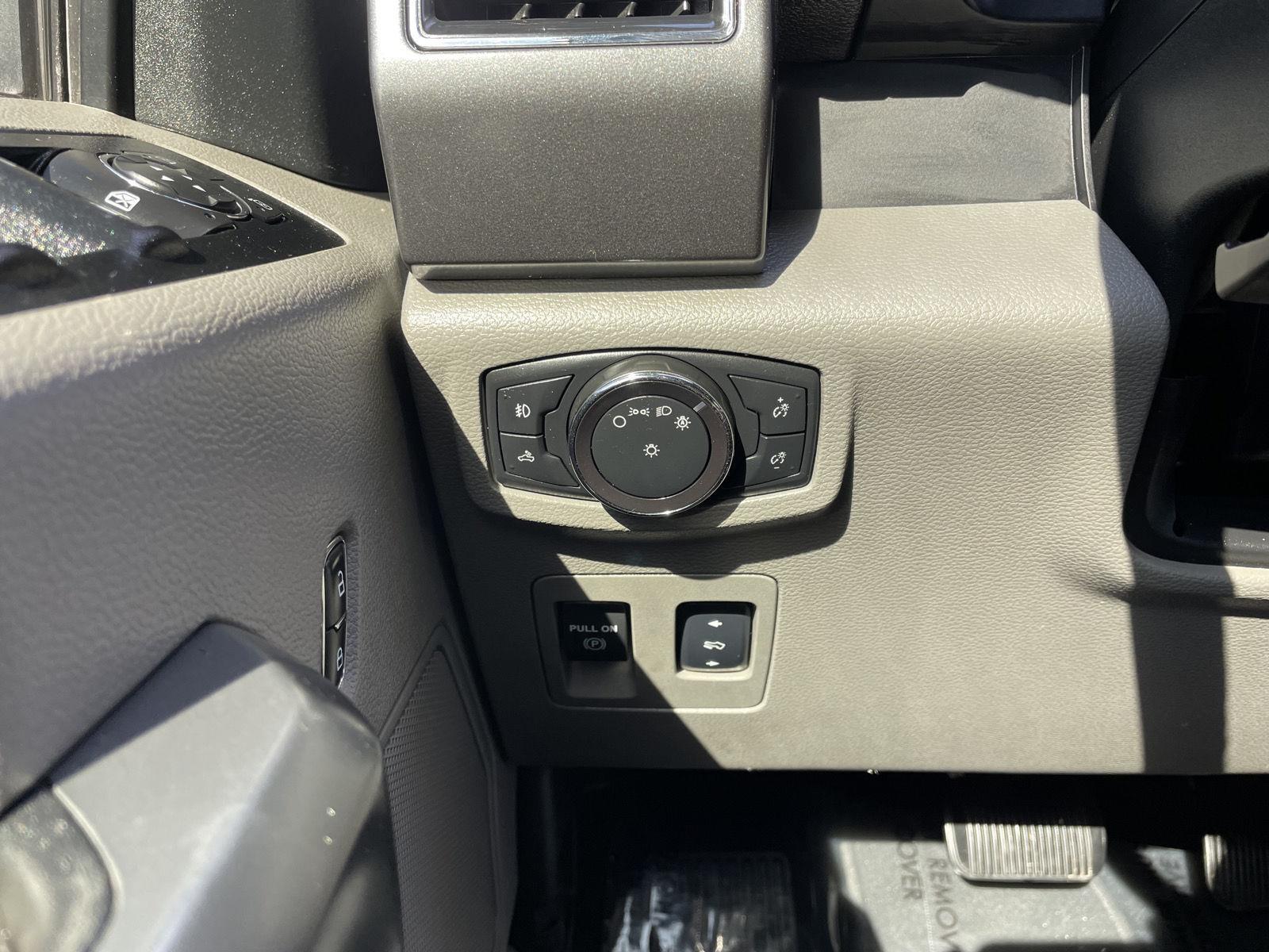 Vehicle photo 16