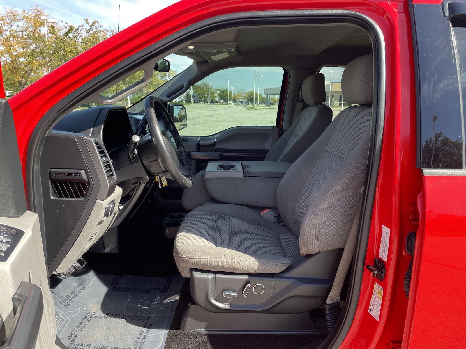 Vehicle photo 17