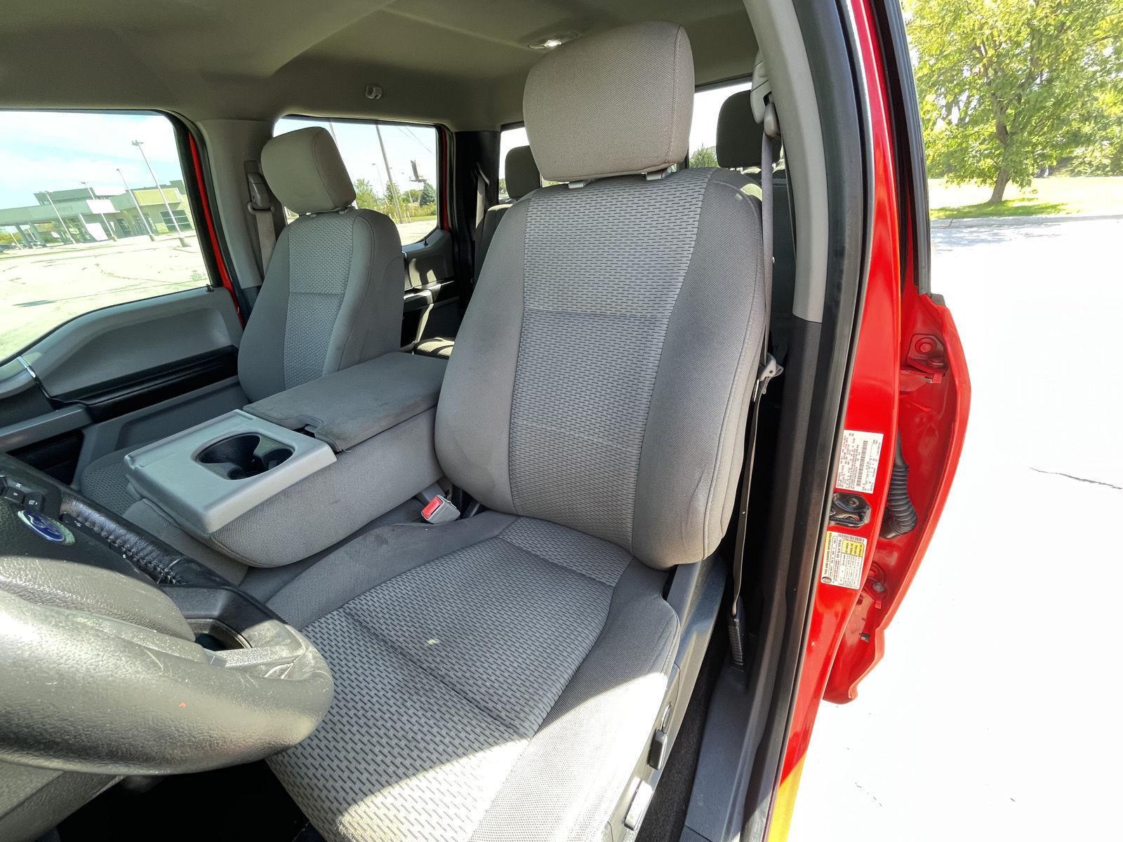 Vehicle photo 18