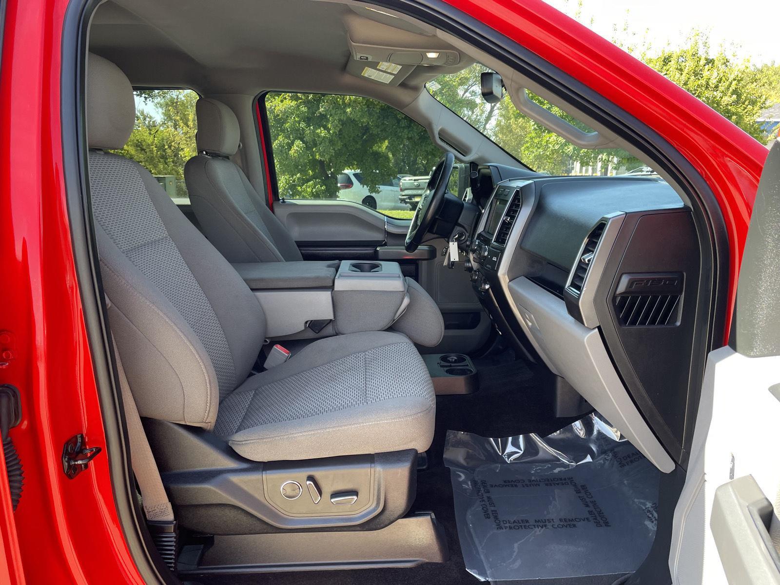 Vehicle photo 19