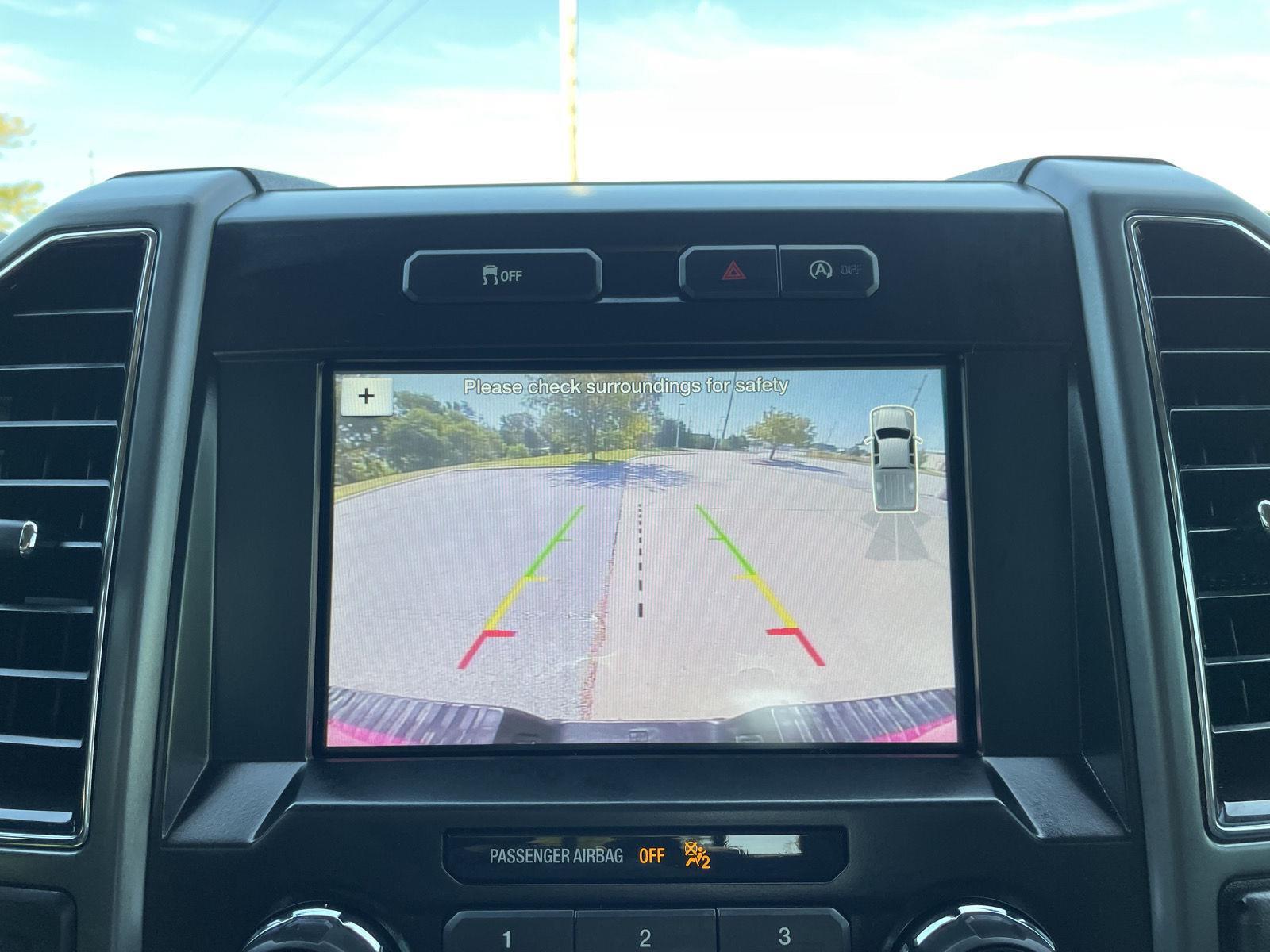 Vehicle photo 23