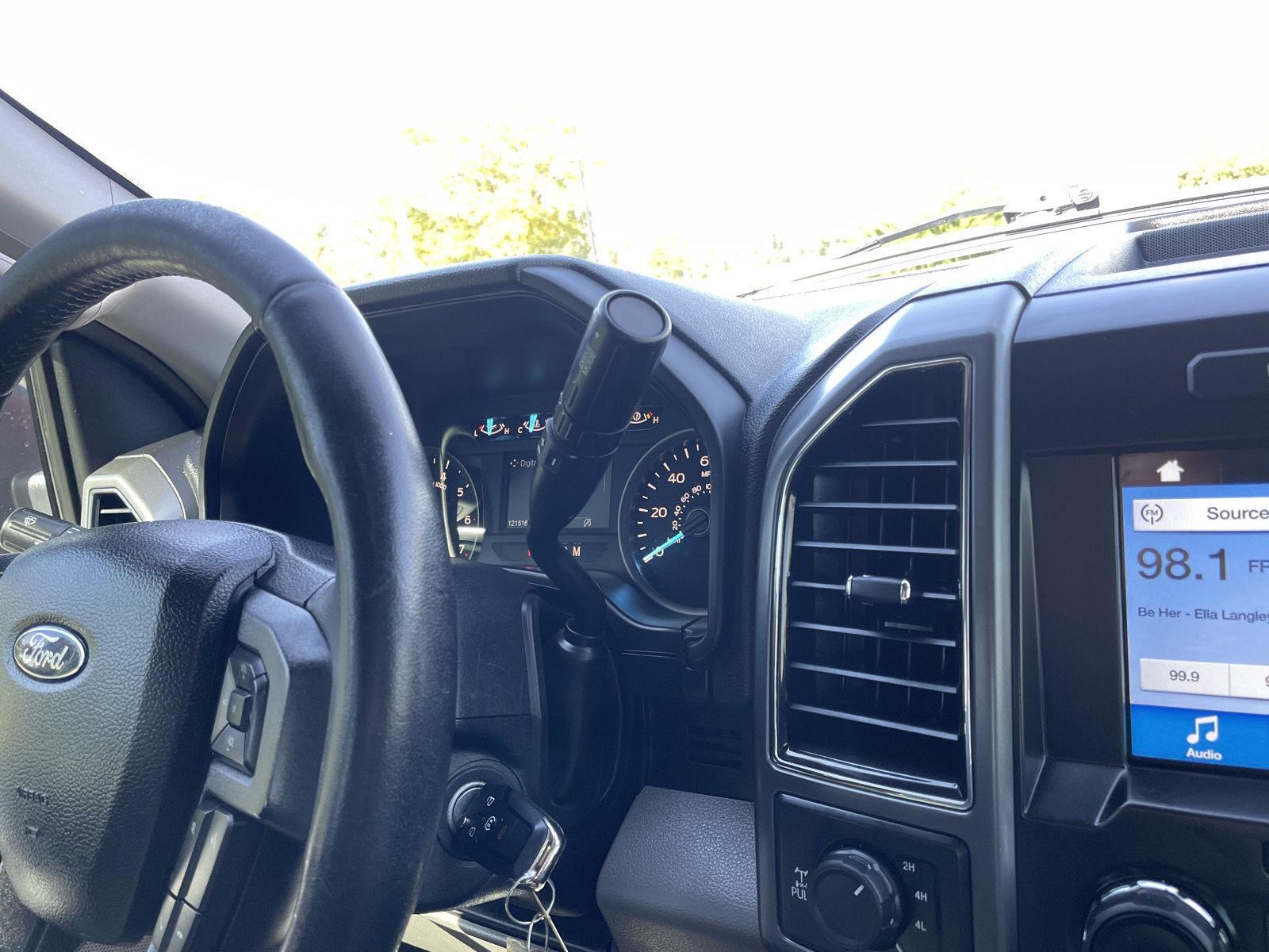 Vehicle photo 31