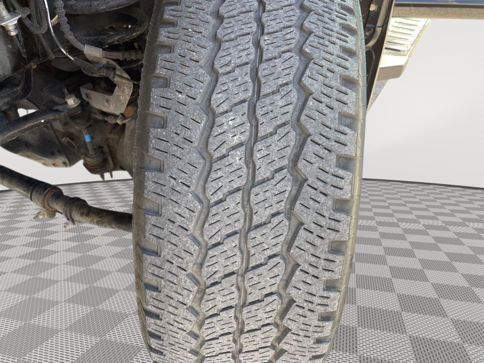 Vehicle photo 11