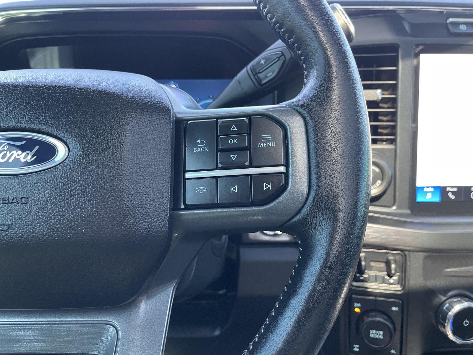 Vehicle photo 14