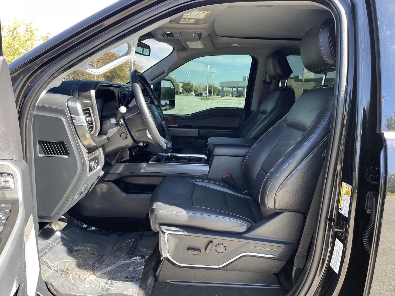 Vehicle photo 16