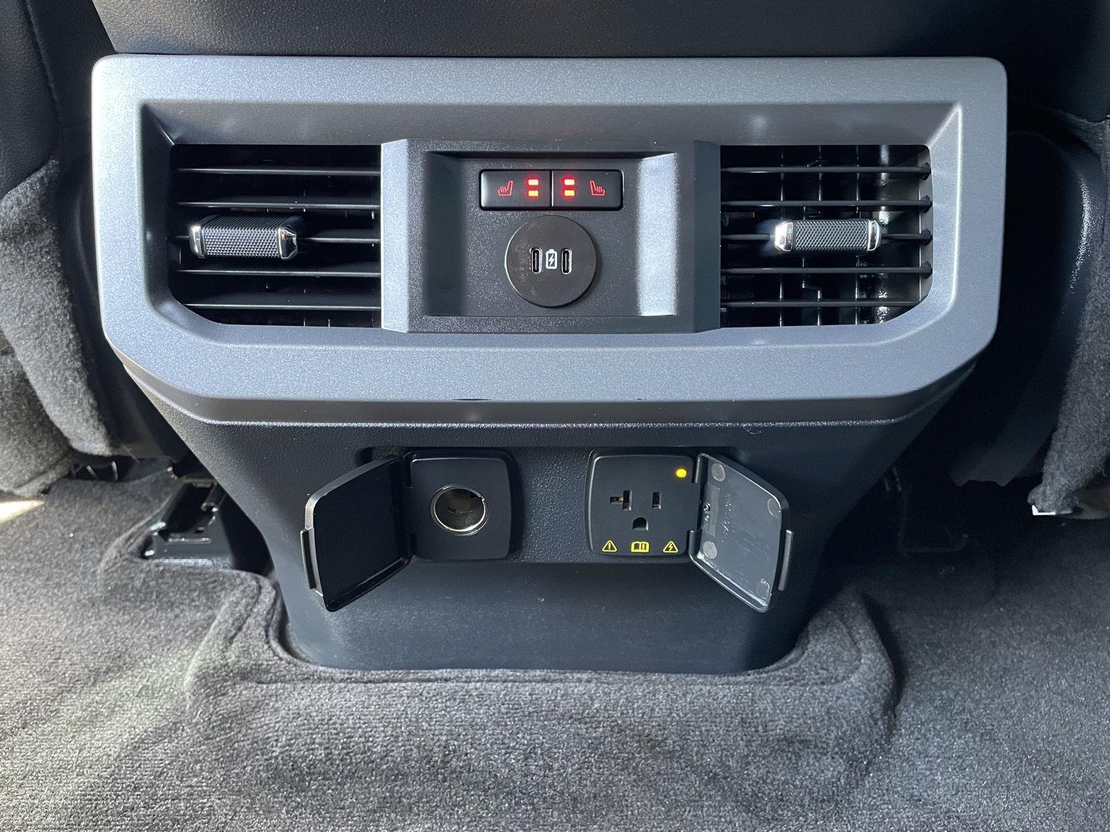 Vehicle photo 20