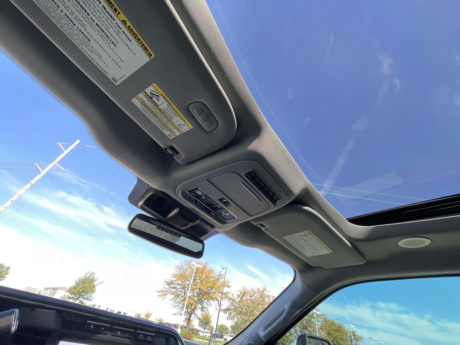 Vehicle photo 21