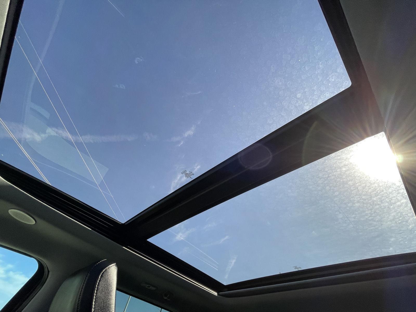 Vehicle photo 22