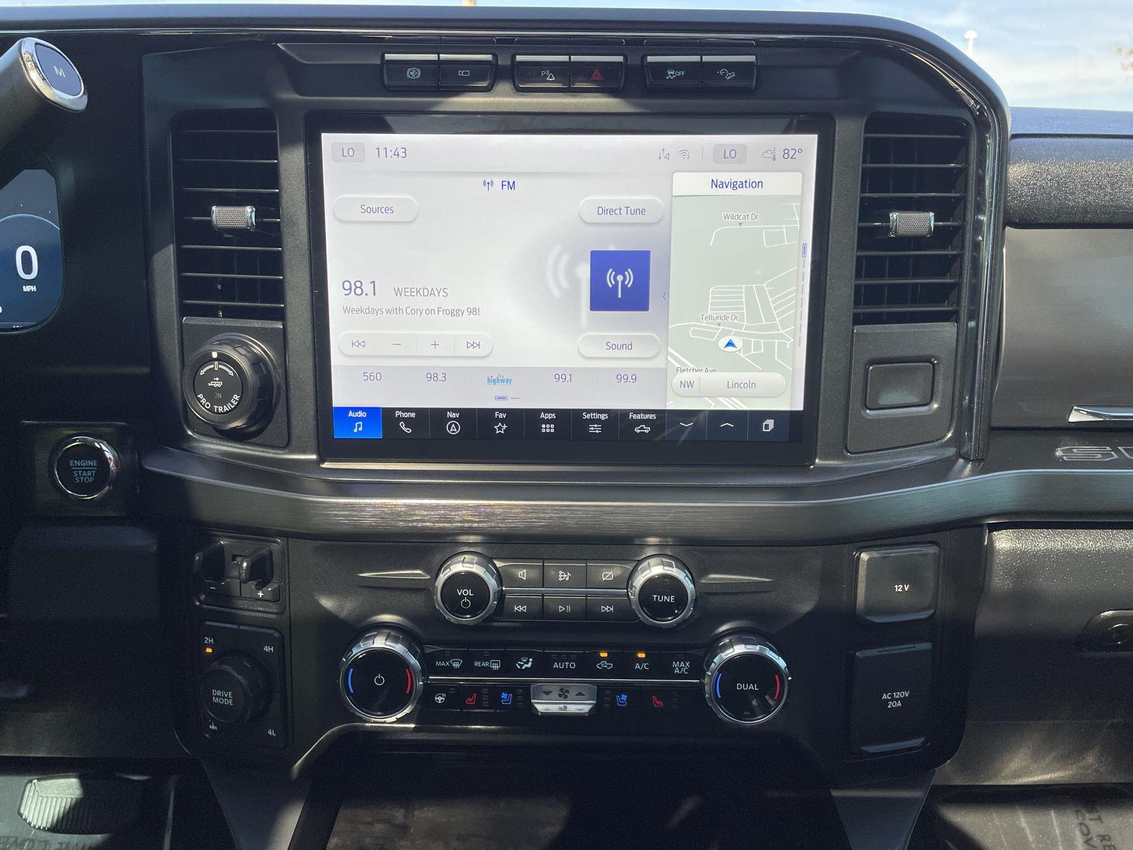 Vehicle photo 23