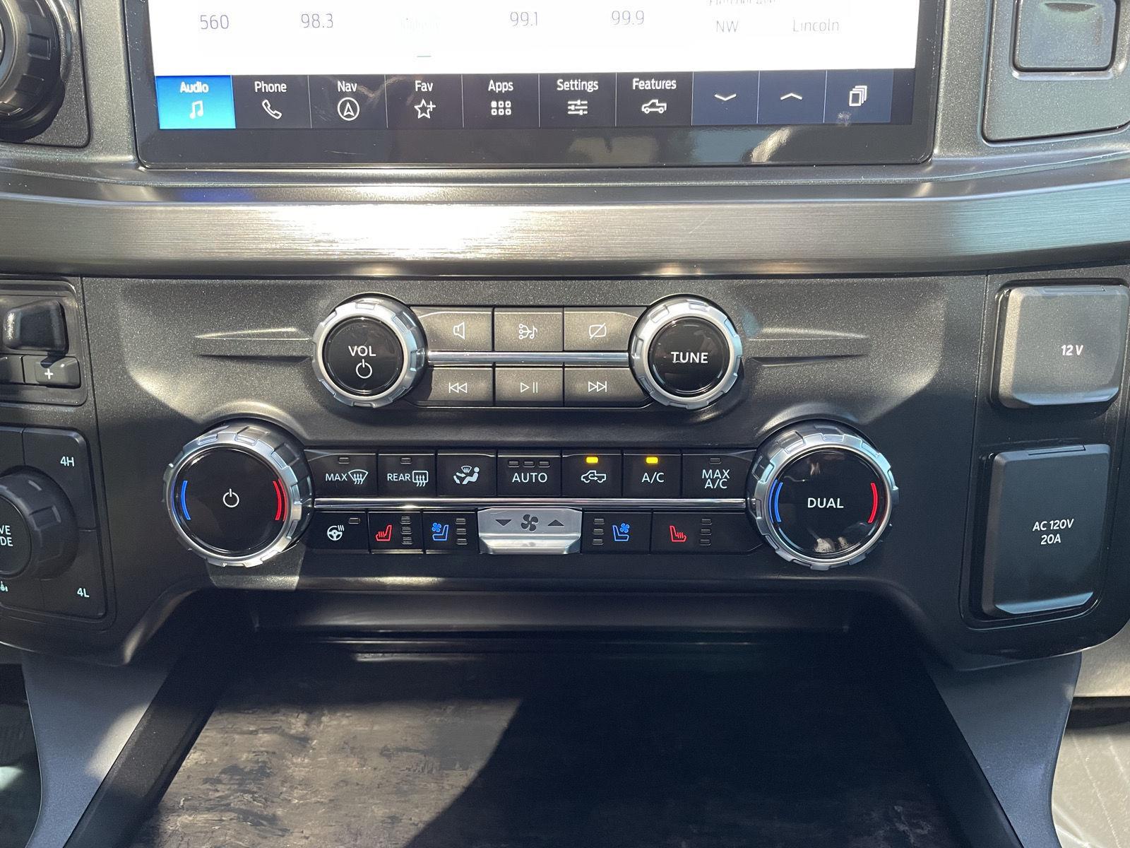 Vehicle photo 28
