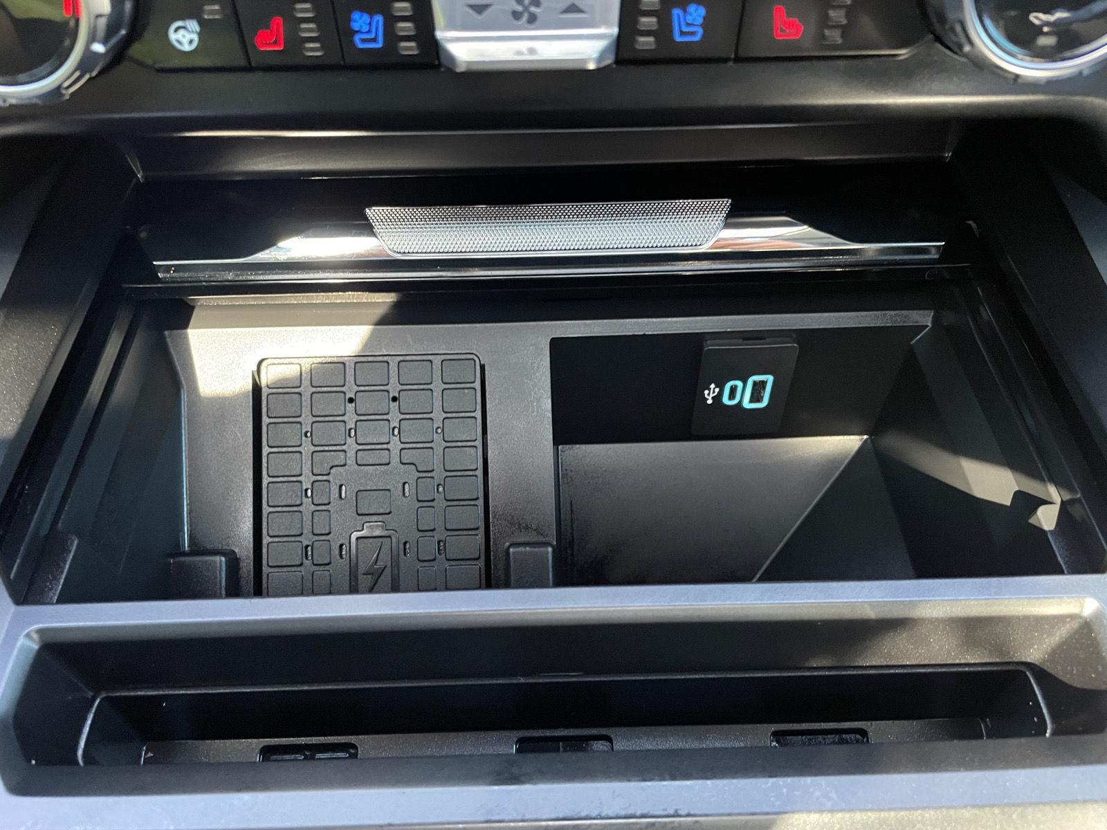 Vehicle photo 31