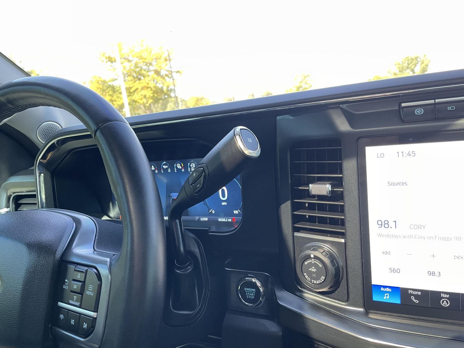 Vehicle photo 33