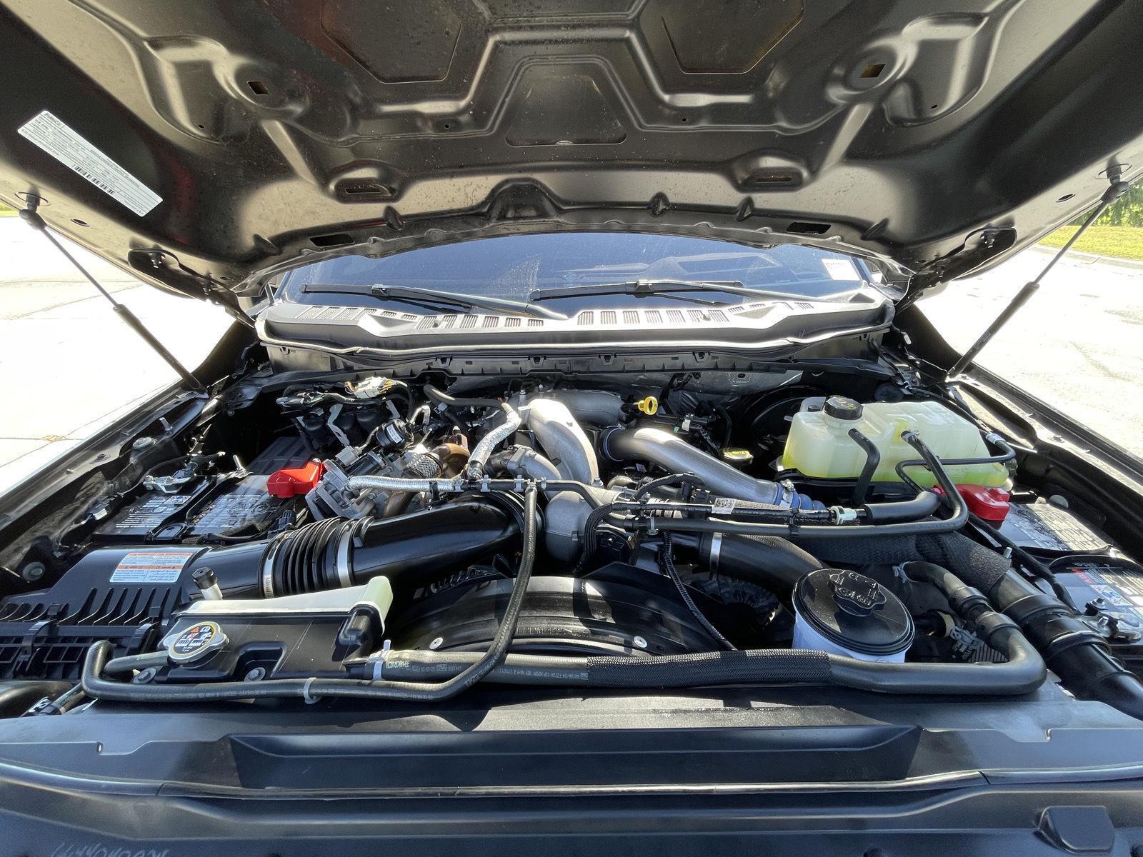 Vehicle photo 37