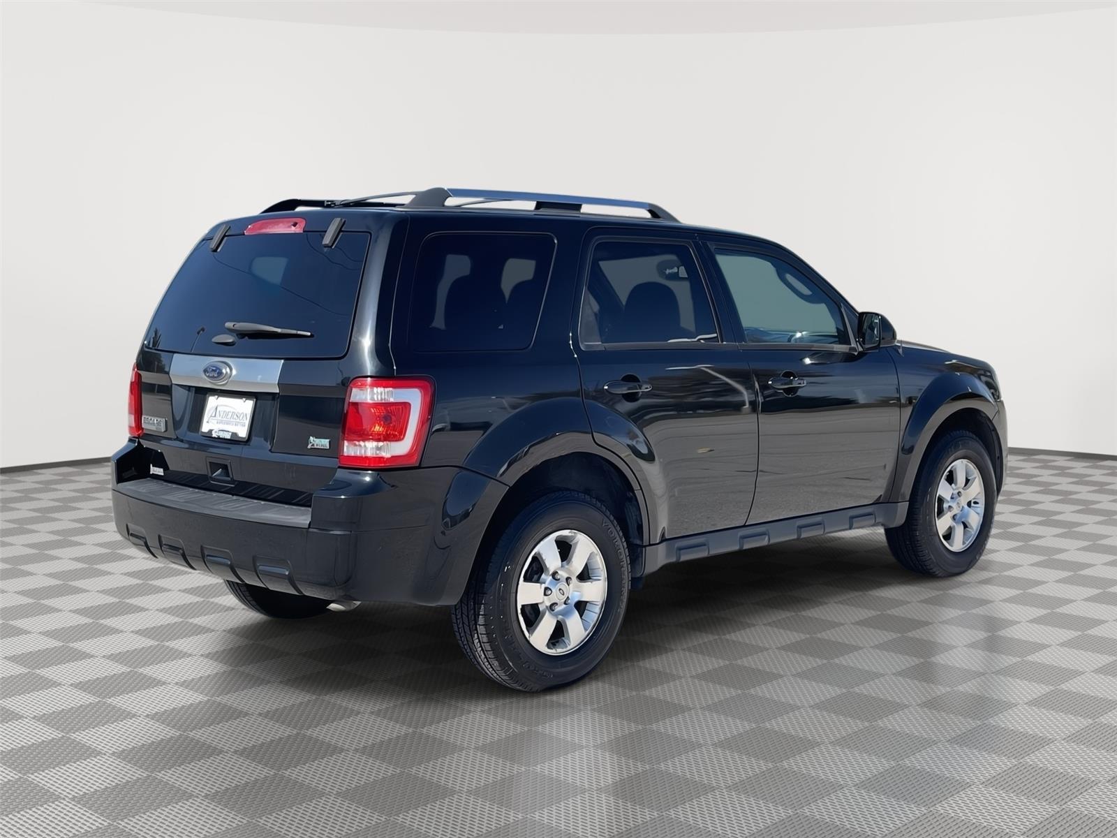 Vehicle photo 7