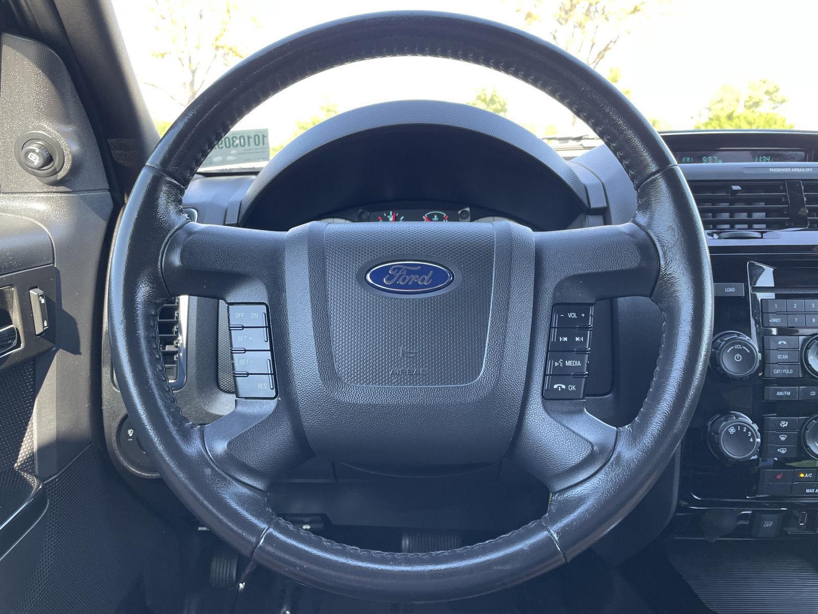 Vehicle photo 12