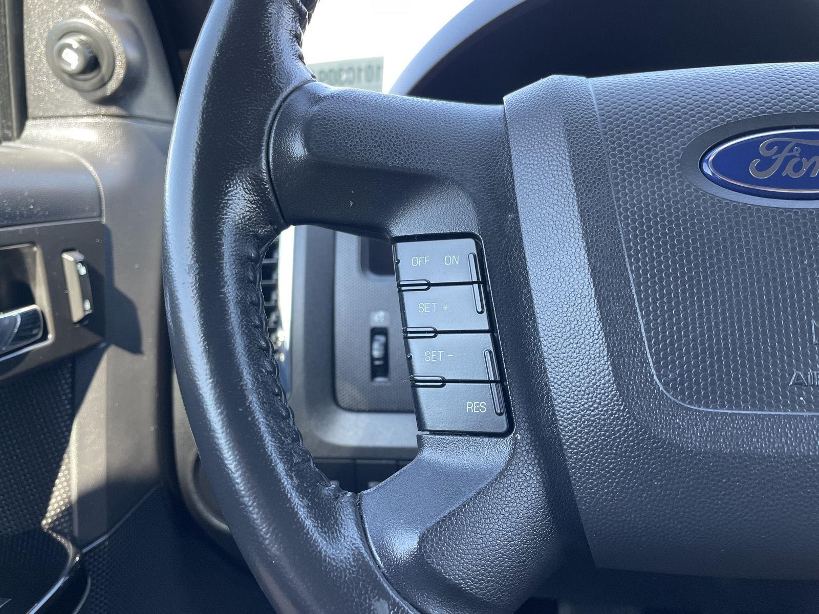 Vehicle photo 13
