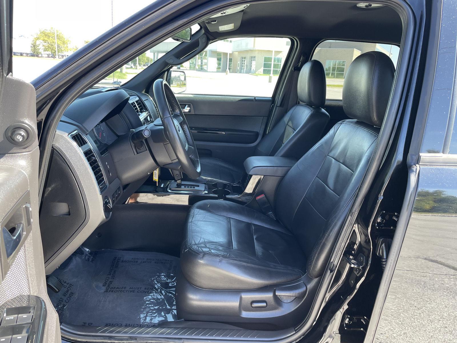 Vehicle photo 17