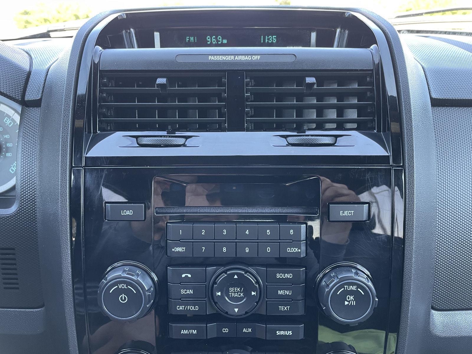 Vehicle photo 23