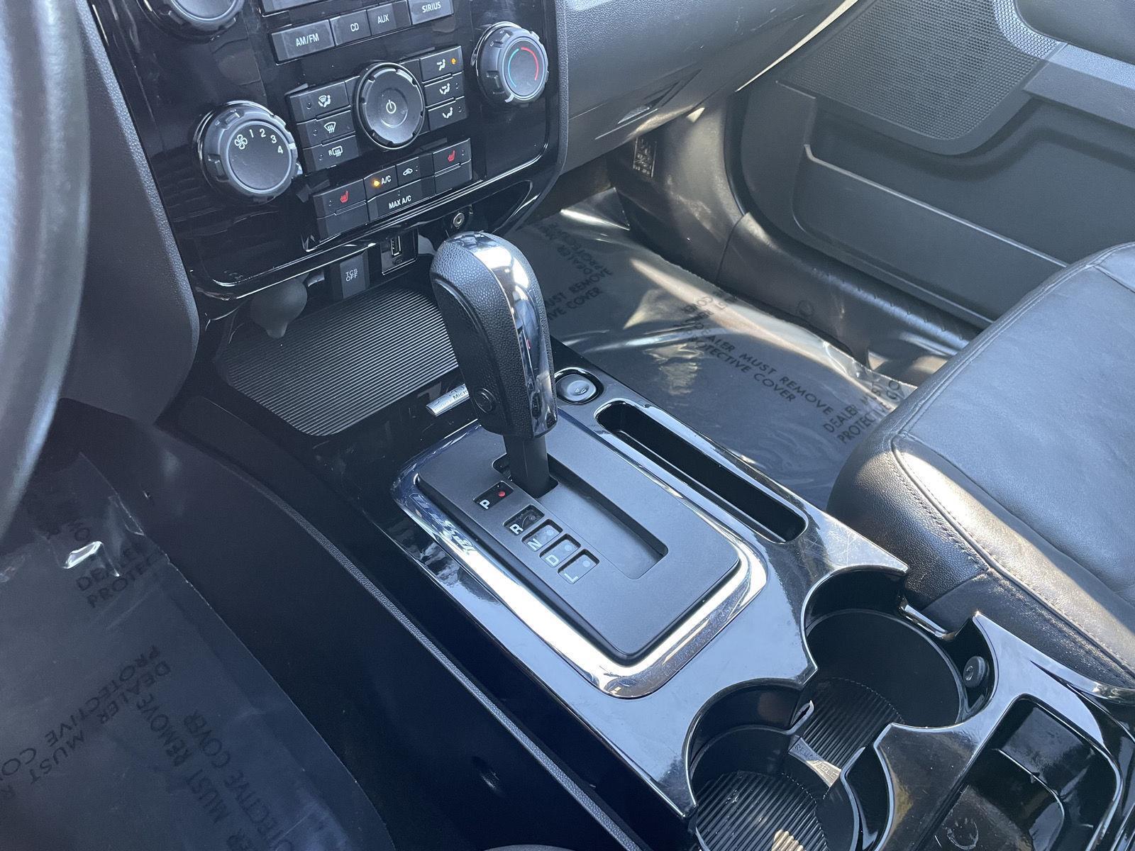 Vehicle photo 28