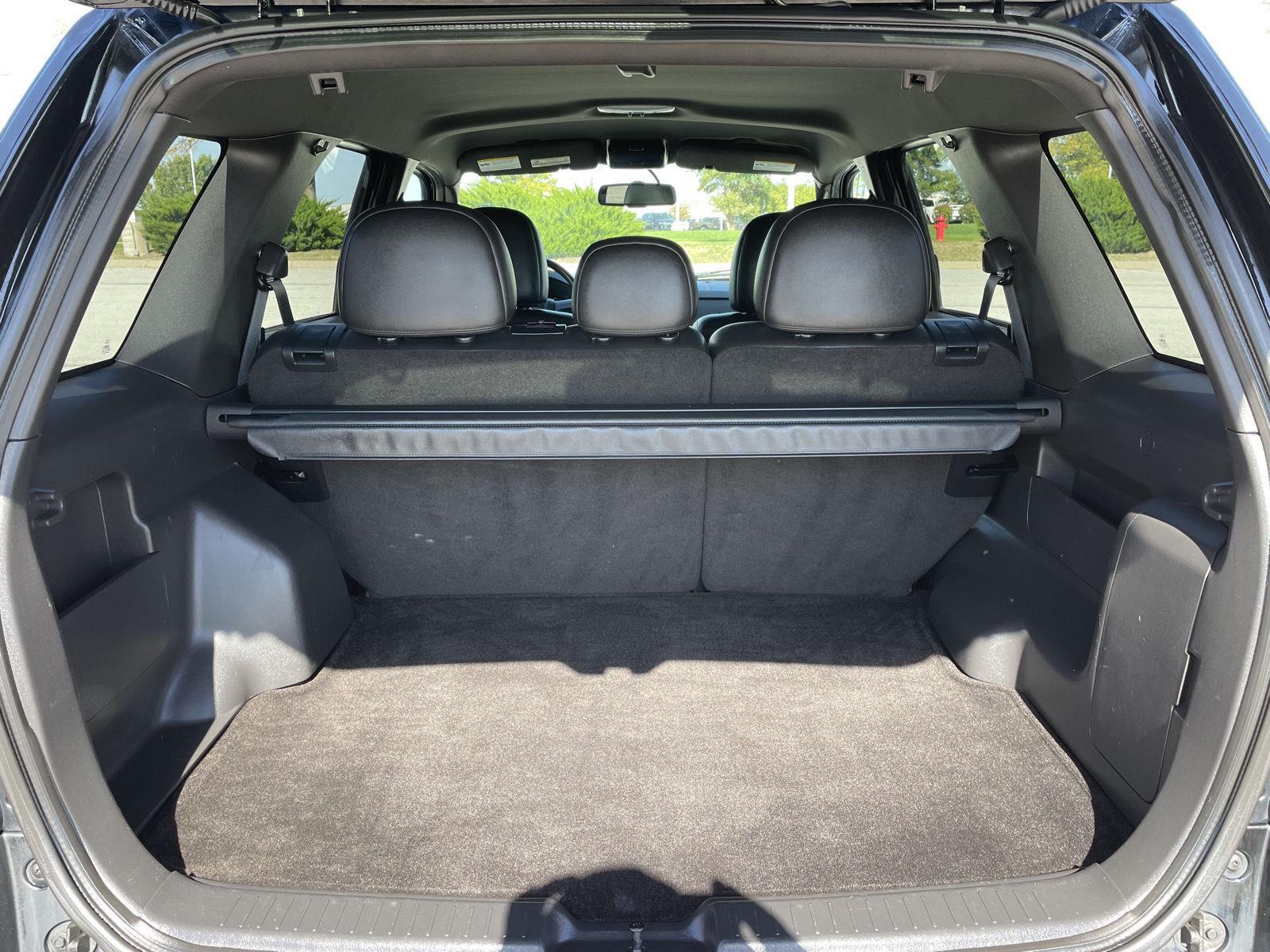 Vehicle photo 33
