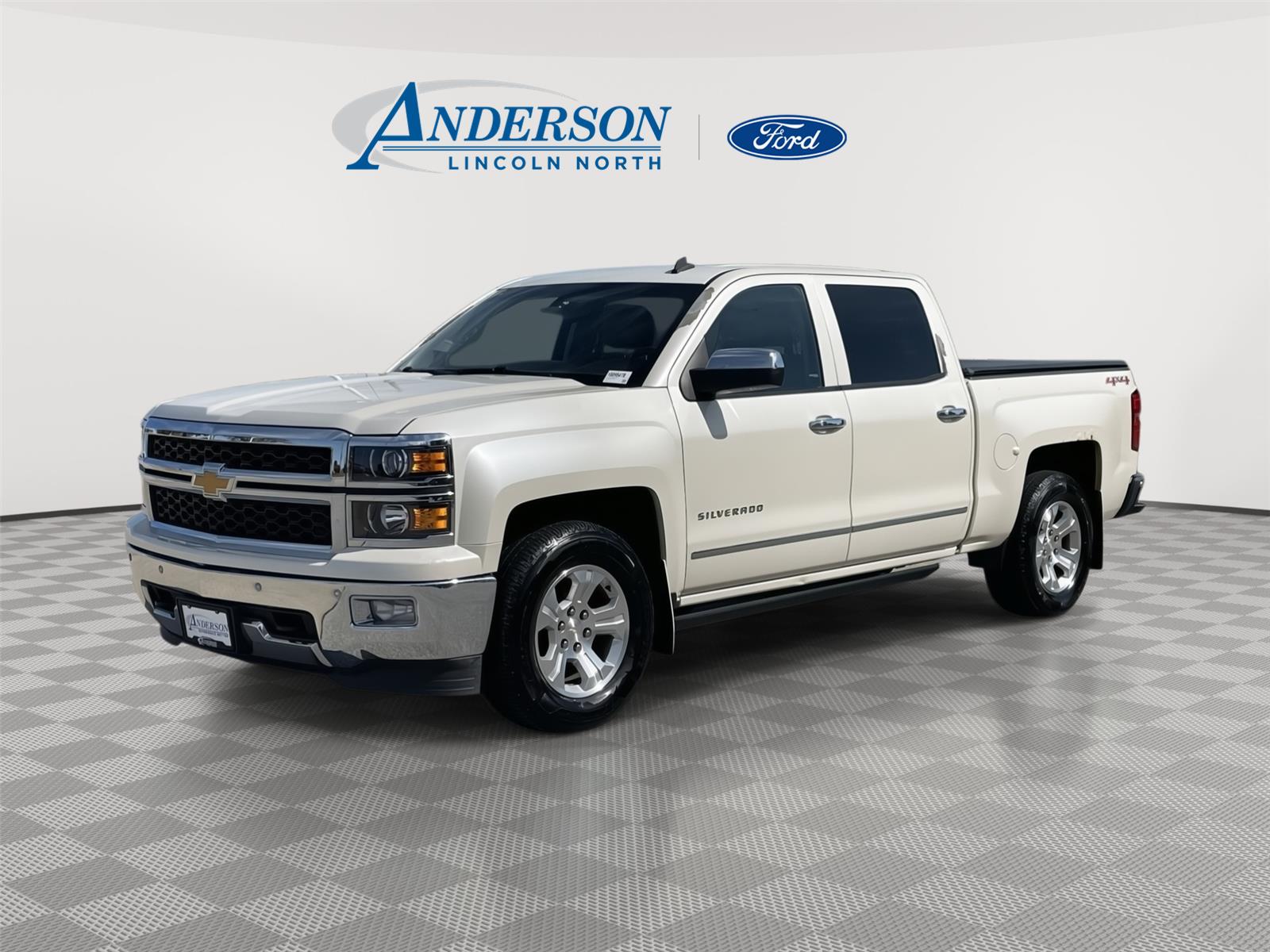 White Diamond Tricoat 2014 Chevrolet Silverado 1500 Pickup Truck Four-Wheel Drive 6-Speed Automatic