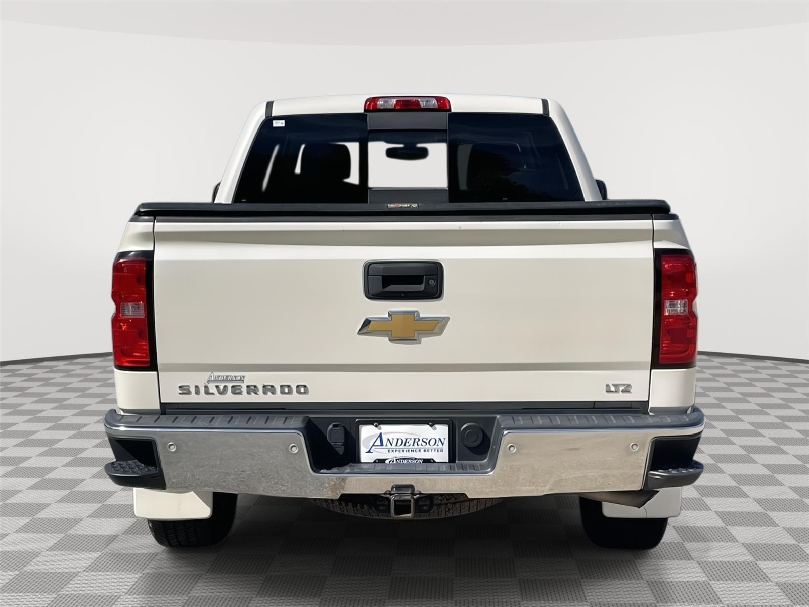 Vehicle photo 8