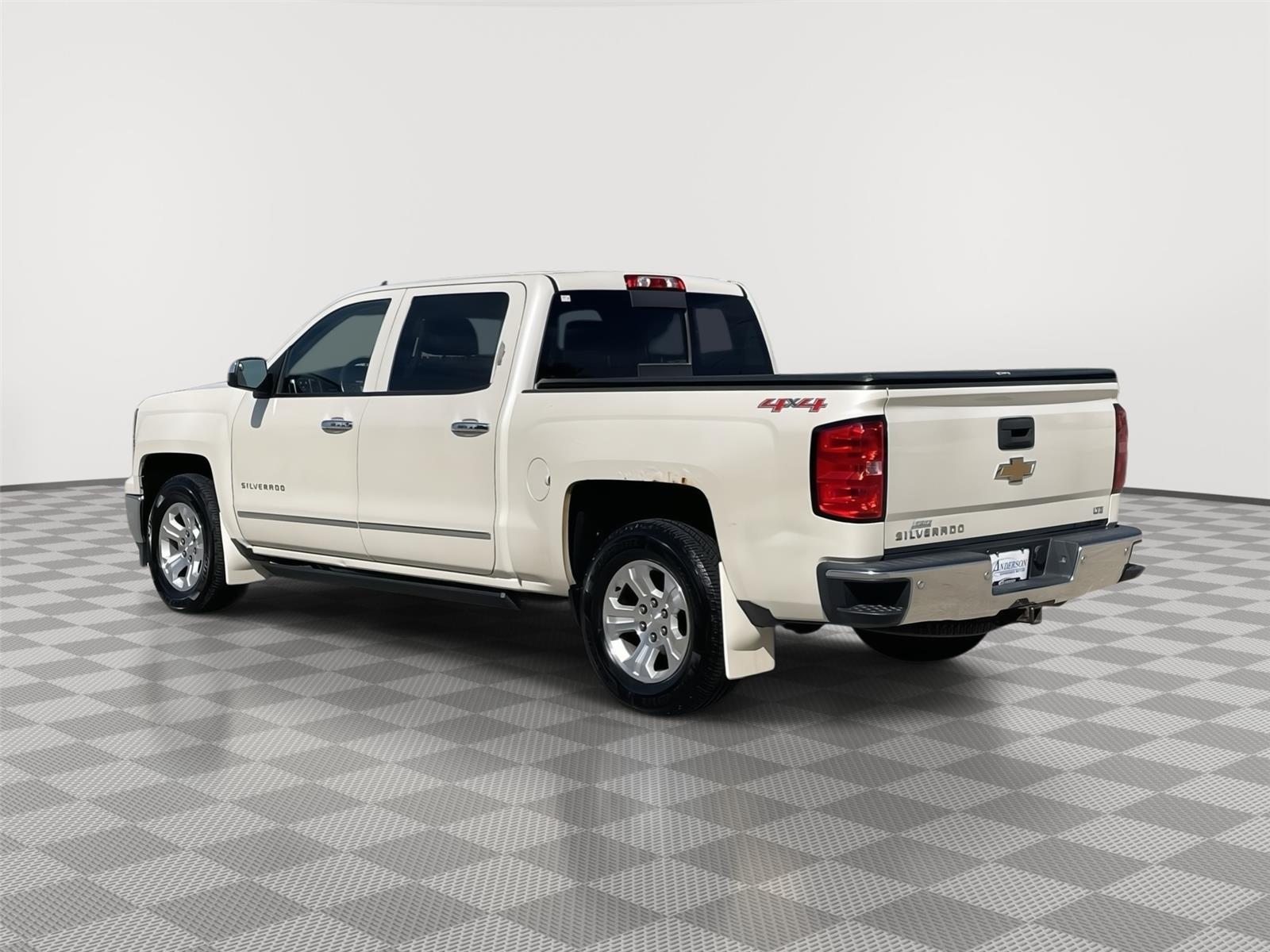 Vehicle photo 9